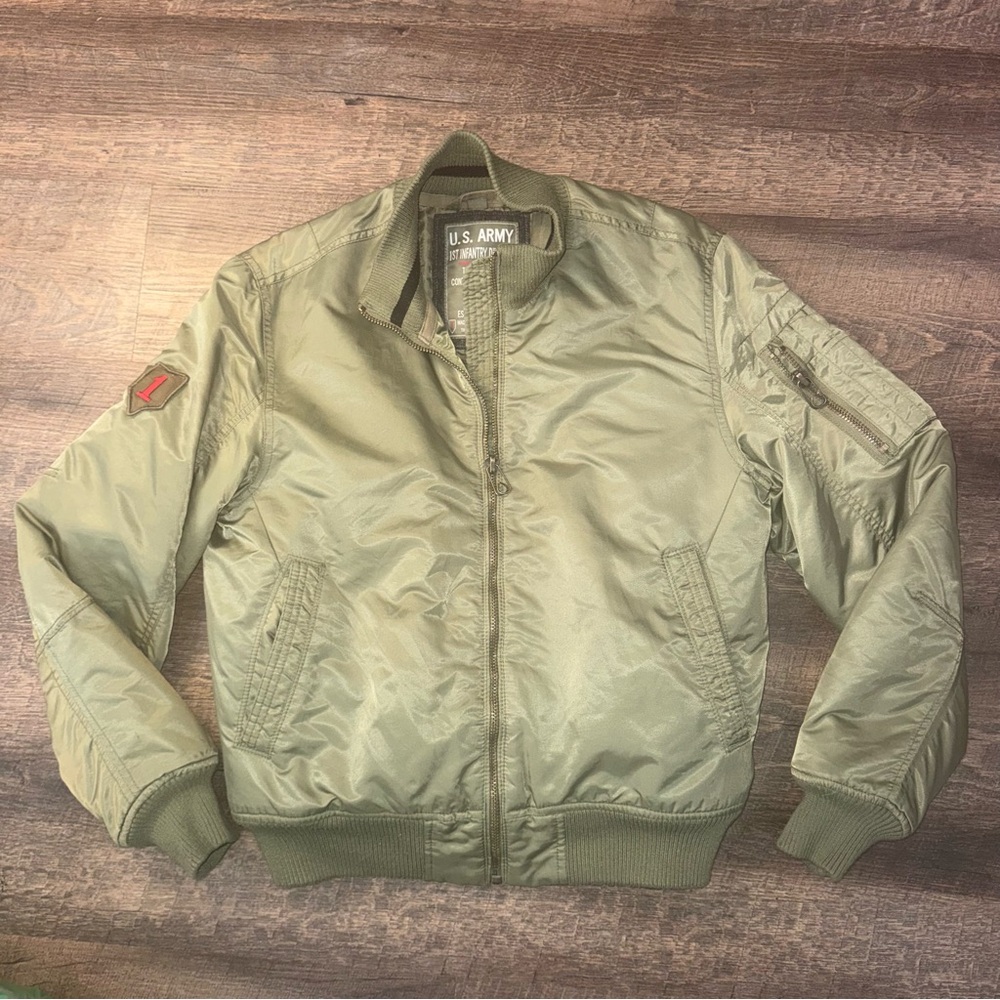 Military US Army 1st Infantry Division Puffer Jacket Men’s Size Small